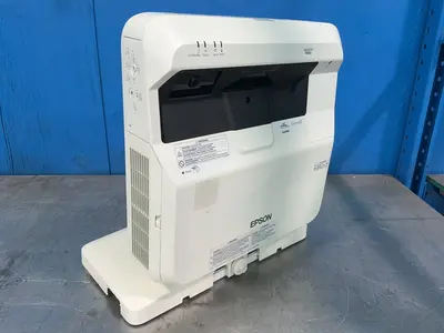 Used EPSON BRIGHTLINK PRO 1450UI Commercial Audio/Visual Equipment Ohio US | HGR 24 #1415177