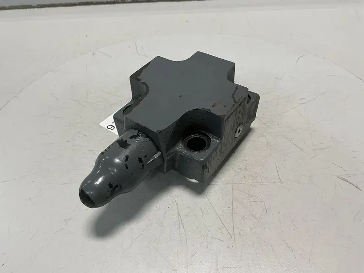 Used VICKERS CVCS-25-C-S2-W-250-11-AP10 Valves/Fittings Michigan US | Ideal Machinery #692482