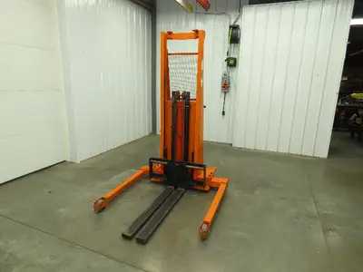 Presto PSA2762 Manual Walkie Straddle Pallet Stacker 12V Lift 2700 Lb 60" Truck
