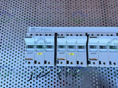 USED LOT OF  7 - BUSSMANN CH30J3I FUSE HOLDER 600VAC, 30A, 200KA