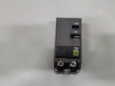 USED SCHNEIDER ELECTRIC QO215