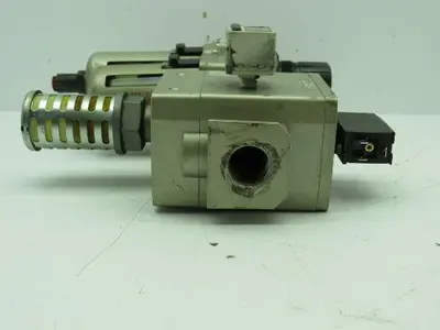 SMC AV500-N06-5DZ Valve 24VDC W/AFM40-N06D-Z Valve 150 PSI W/AW40-N06-Z 125 PSI