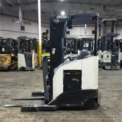 USED 2018 CROWN RR5725-45