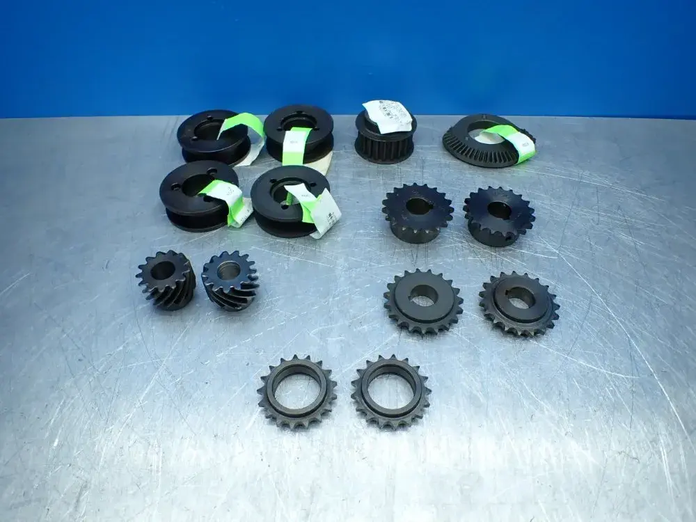 Unknown 14pcs Assorted Gear/pully Lot  - Unknown