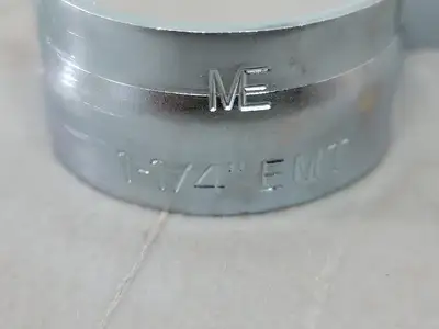 1-1/4" One Hole Conduit Strap Snap-On Type (Box of 20)