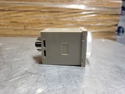 NEW OMRON H3CR-AP