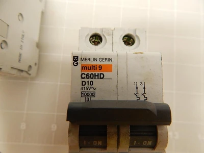Used MERLIN GERIN _UNKNOWN_ Circuit Breakers Texas US | OCO Industrial #1676981