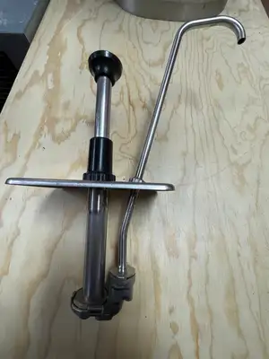 Used Server Used Server Products 87249 - 1/9 Stainless Jar Tall Condiment Pump Dispenser Pumps (liquid, other) Illinois US | Falcon Restaurant Supply #1376435