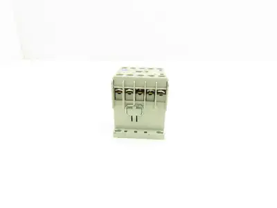 Allen Bradley 700-K31Z Relay 600V 10A 24VDC Coil Series B Lot of 12
