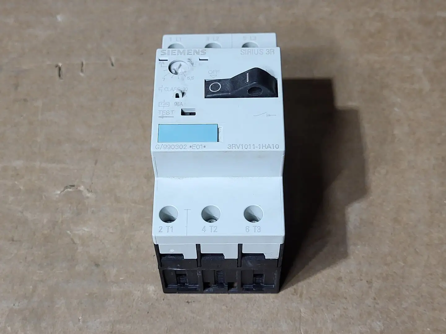 NEW SIEMENS 3RV1011-1HA10