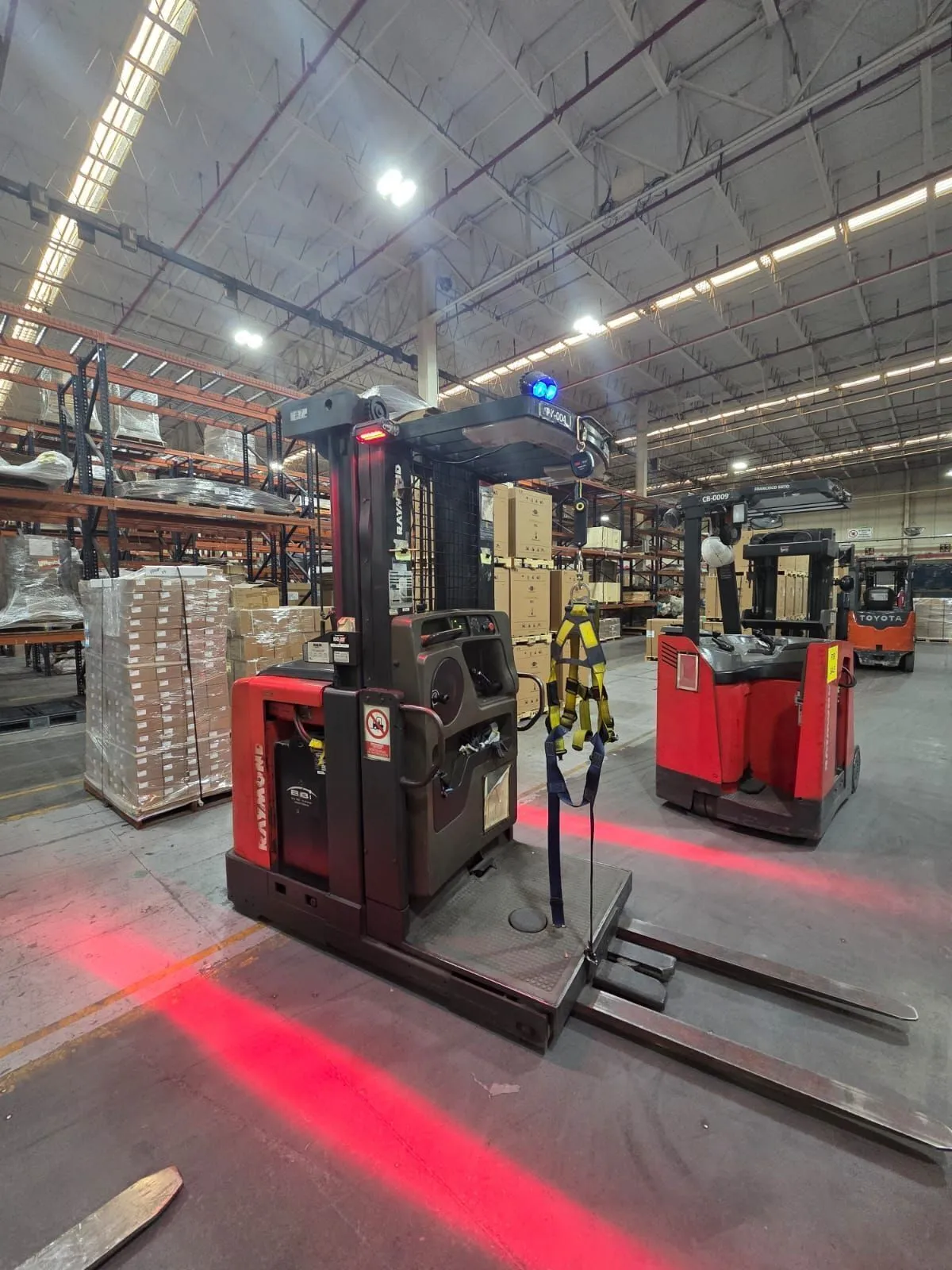 USED 2007 RAYMOND 520-OPC30TT
