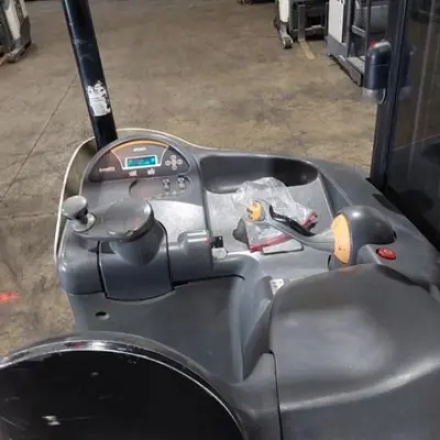 USED 2016 CROWN RR5725-45