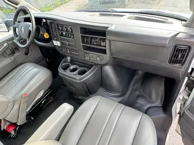 Used 2019 GMC SAVANA CUTAWAY Box trucks Florida US | Truck and Van Outlet #1509156