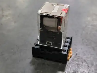 NEW OMRON MKS2PIN