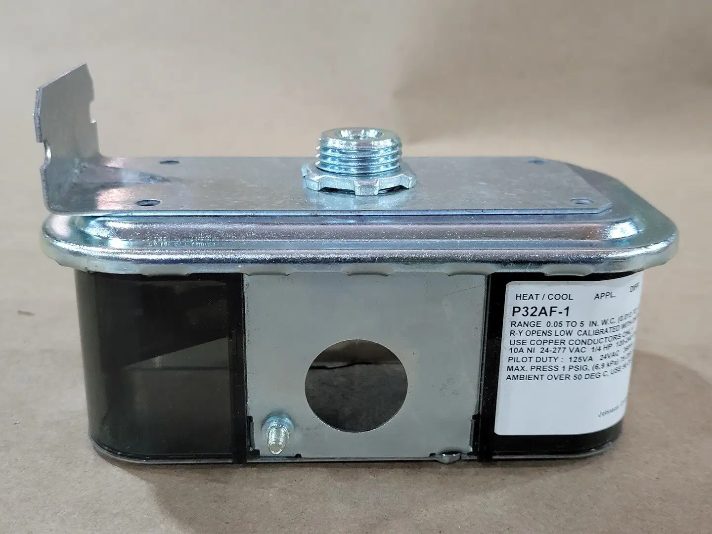 NEW JOHNSON CONTROLS P32AF-1C