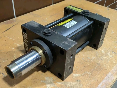 Used Parker 04.00 JJ2HXKTS33AA 5.000 Cylinders Indiana US | J&J Industrial Supply #1259676