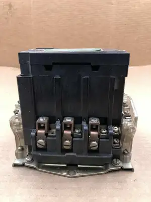 Square D 1536-SD01 Series A 17.5/33.5HP Magnetic Starter 220-250V 380-415V