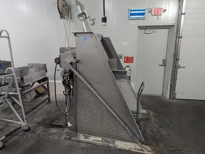 Tote Dumper