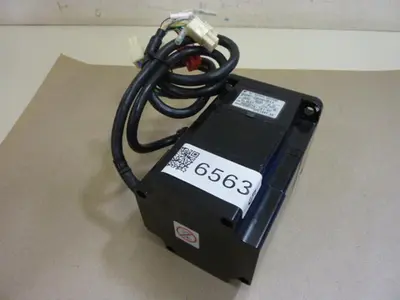 USED YASKAWA SGMP-02AWYR11