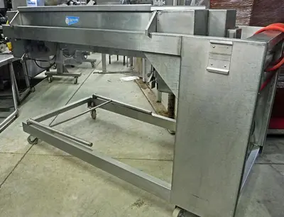 MOLINE CUTTER WITH HOLE PICKER