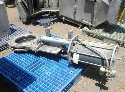 USED HAF EQUIPMENT INC. SURGE HOPPER