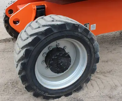 JLG 800 A, 4WDTelescopic Articulating Boom Lift