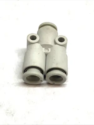 USED SMC UNION Y FITTING 6MM PUSH-IN TUBE 3-WAY ONE-TOUCH LOT OF 2