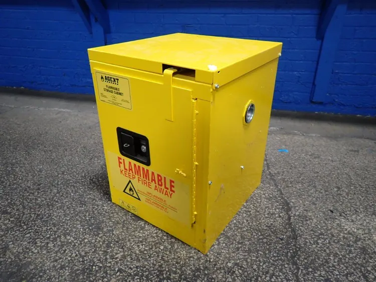 Used AGENT _UNKNOWN_ Cabinets Ohio US | HGR 24 #1147835