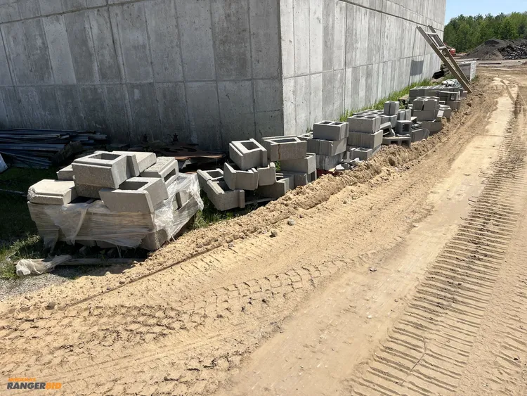 Used LARGE LOT OF NEW CINDER BLOCKS. SELLER WILL LOAD. _UNKNOWN_ Construction Material & Supplies Michigan US | Miedema Asset Management Group #1148331