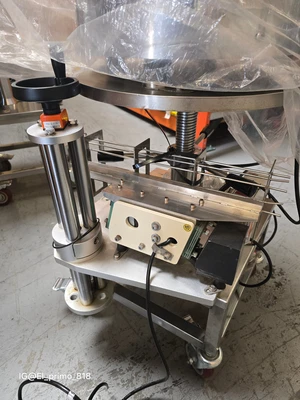 Tube unscrambler + Automatic inserting station