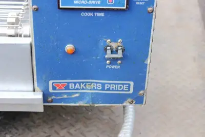 Bakers Pride APC18 Electric Countertop Commercial NSF Conveyor Oven