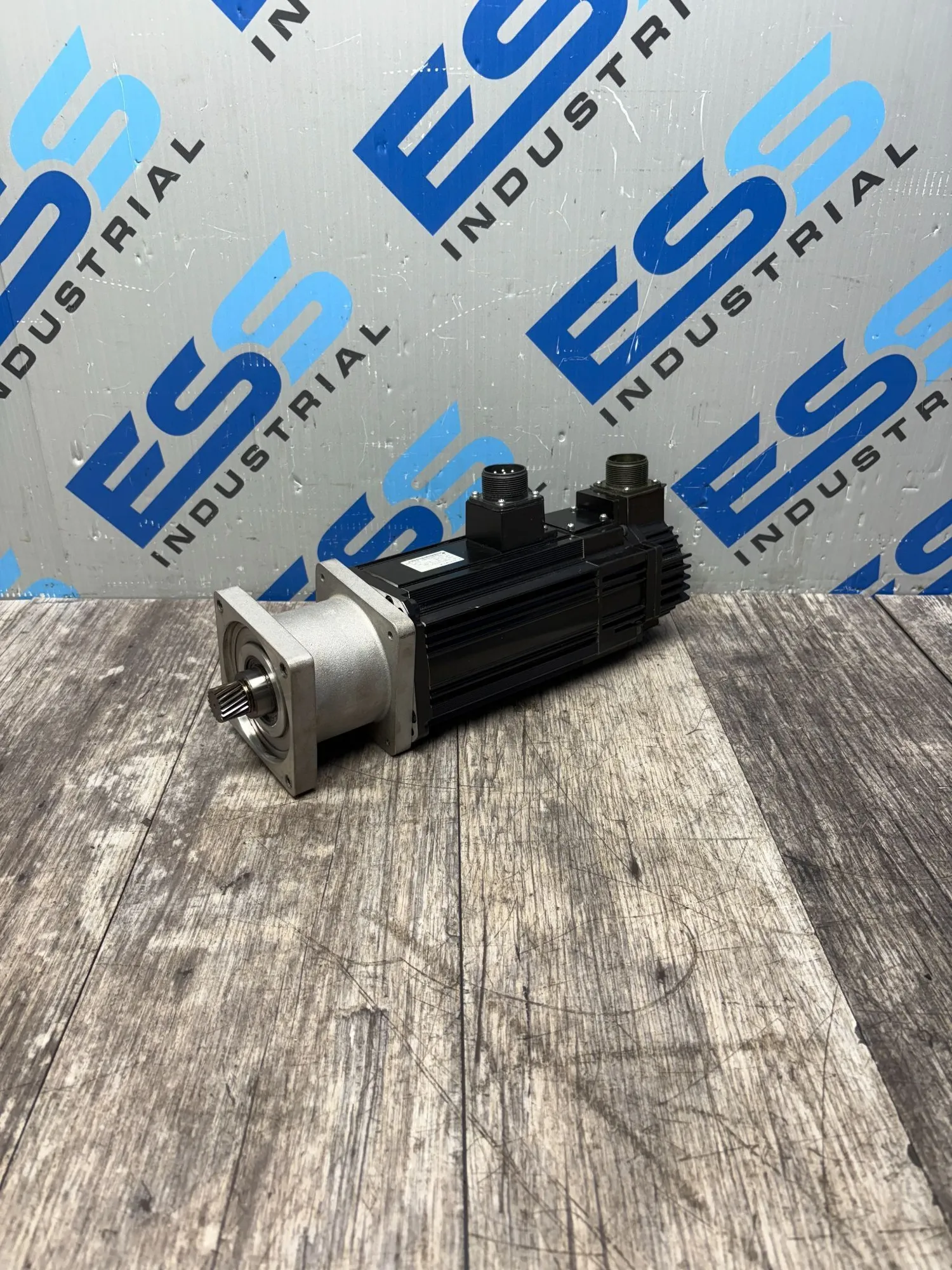 USED YASKAWA SGMSS-25A2A2C-Y3