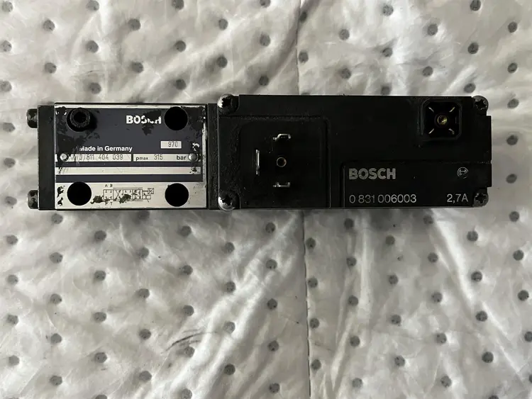 Used BOSCH 0 / 811 404 039 / 0 831 006003 SOLONOID VALVE Misc Electrical & Power Parts BE | Apt International N.V #362901