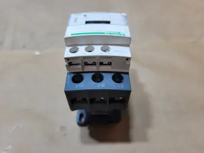 New | in-Stock SCHNEIDER ELECTRIC LC1D32G7 Switchgears British Columbia CA | Lenmark #1438231