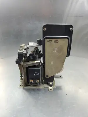 General Electric 5A01JXA003 (DS303A) DC Contactor, 600V 300A. 4E-31