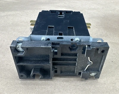 NEW Square D 8910DPA33V09Y125Y135Y234Y239