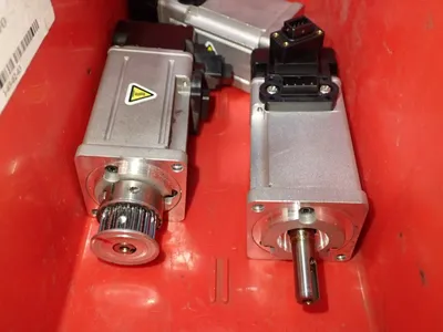 Used OMRON R88MK10030TS2 Servo Motors | HGR 24 #730871
