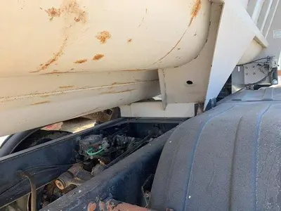 USED 2001 INTERNATIONAL 4900