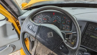 USED 2005 INTERNATIONAL WORKSTAR 7400