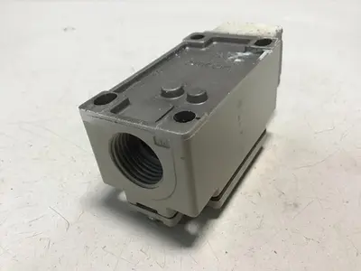 USED OMRON D4B-2171N