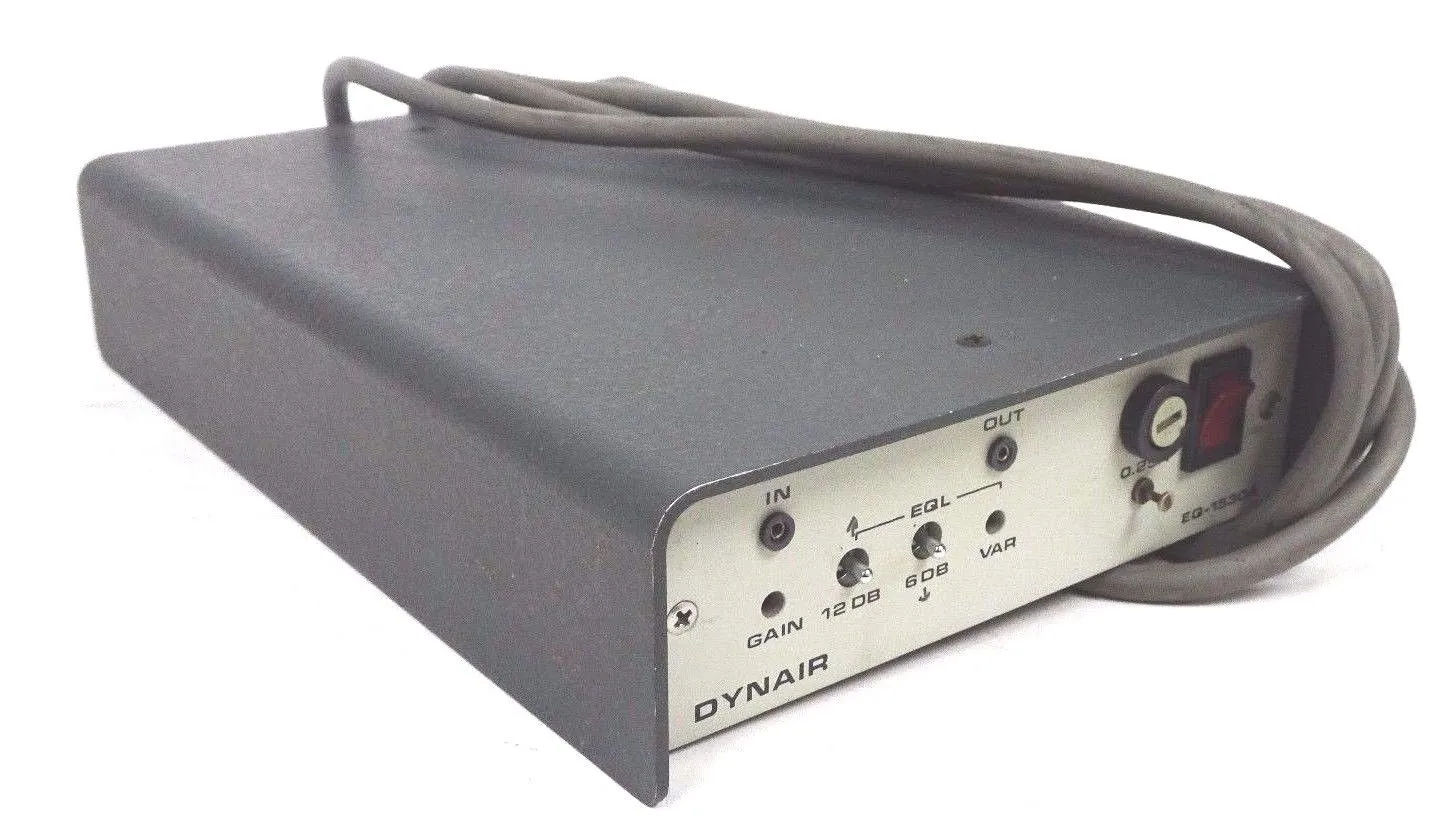 USED DYNAIR EQ-1530A VIDEO DISTRIBUTION EQUALIZING AMPLIFIER