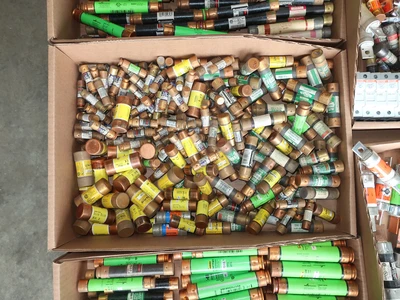 Used _UNKNOWN_ _UNKNOWN_ Fuses Ohio US | Aucto #1396718