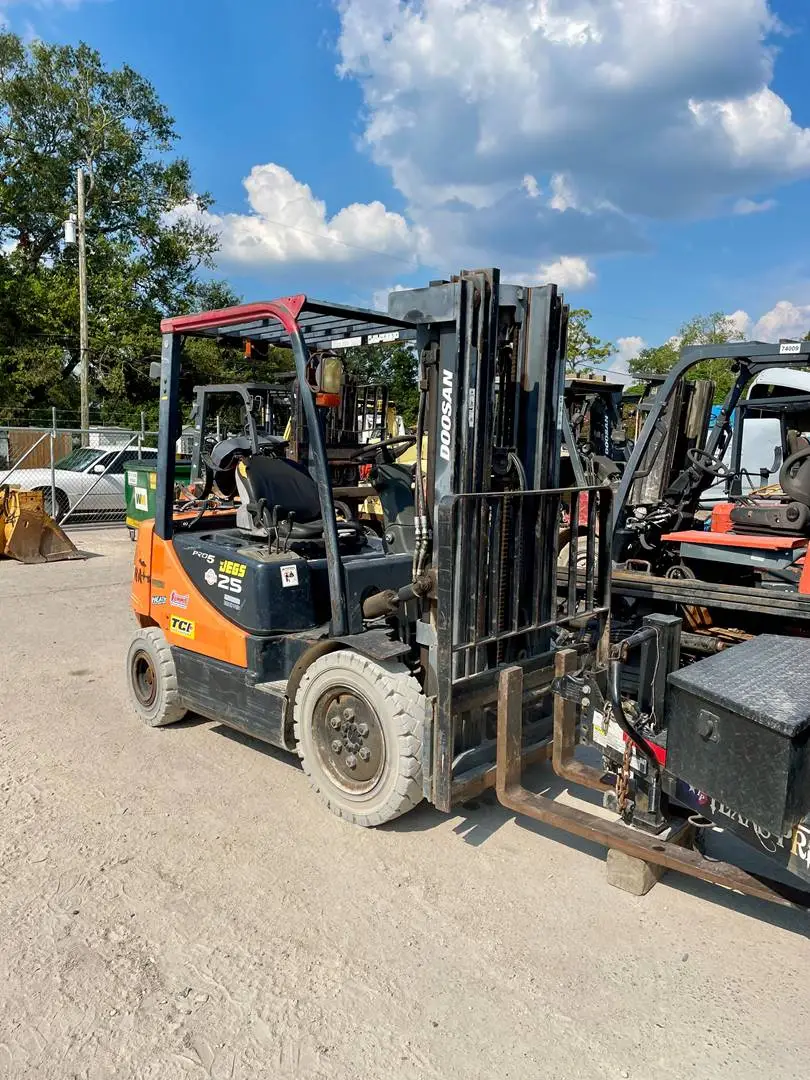 Used 2011 DOOSAN G25P-5 Internal Combustion Forklifts: Pneumatic Tire Texas US | TB Forklifts #1274871