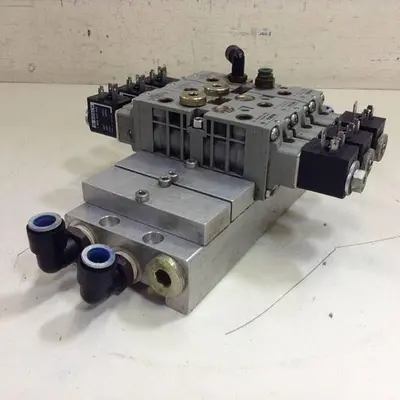 USED BOSCH 0 820 023 502 / MANIFOLD