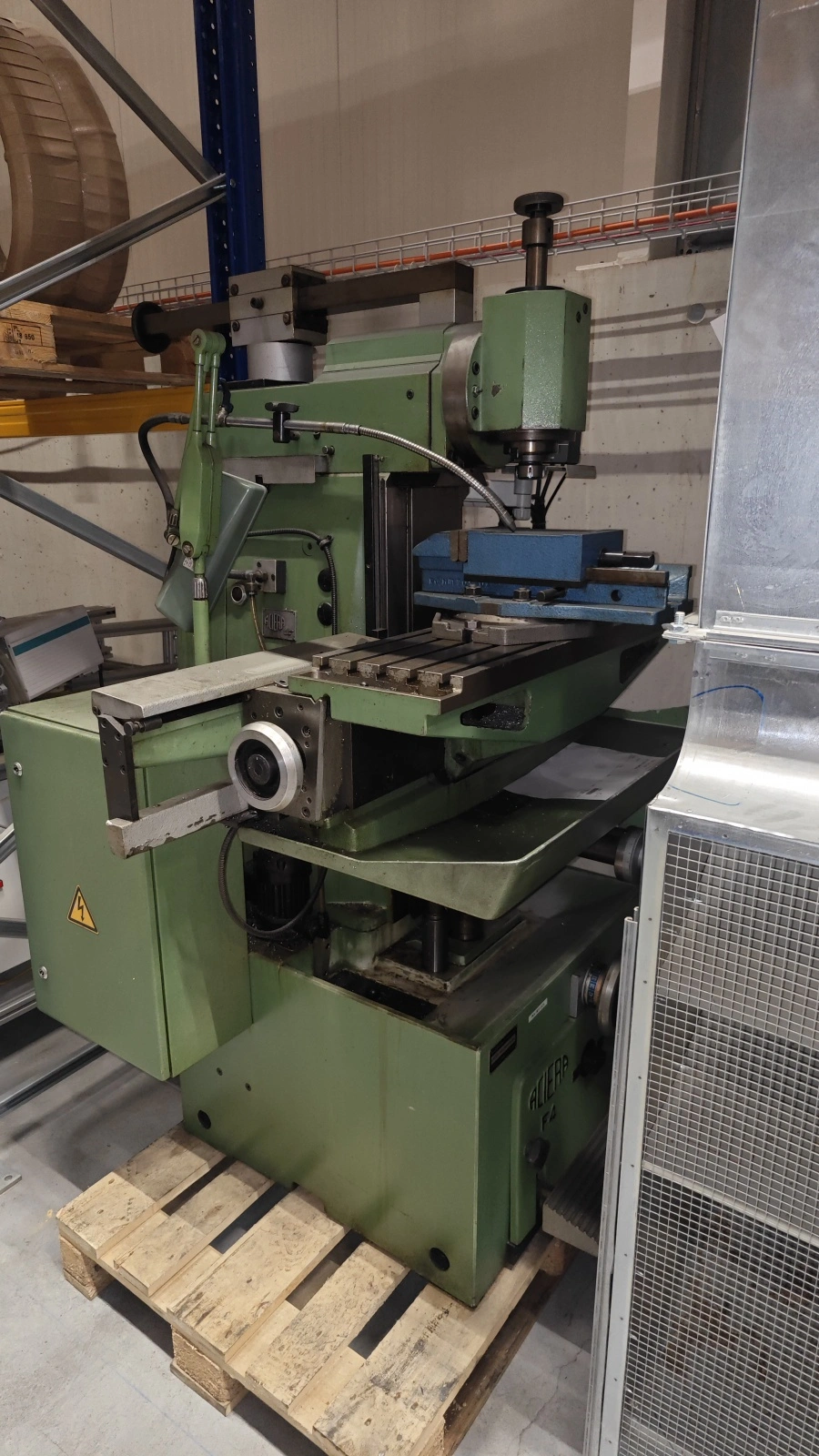 ACIERA Universal Mill, in very good used condition