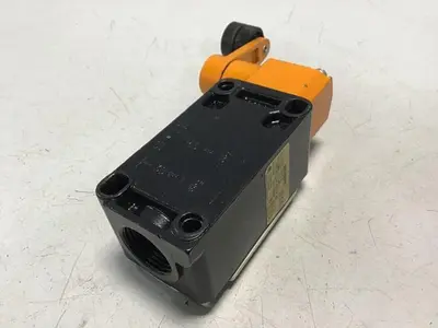 USED SIEMENS 3SE3 120-1GW-Z