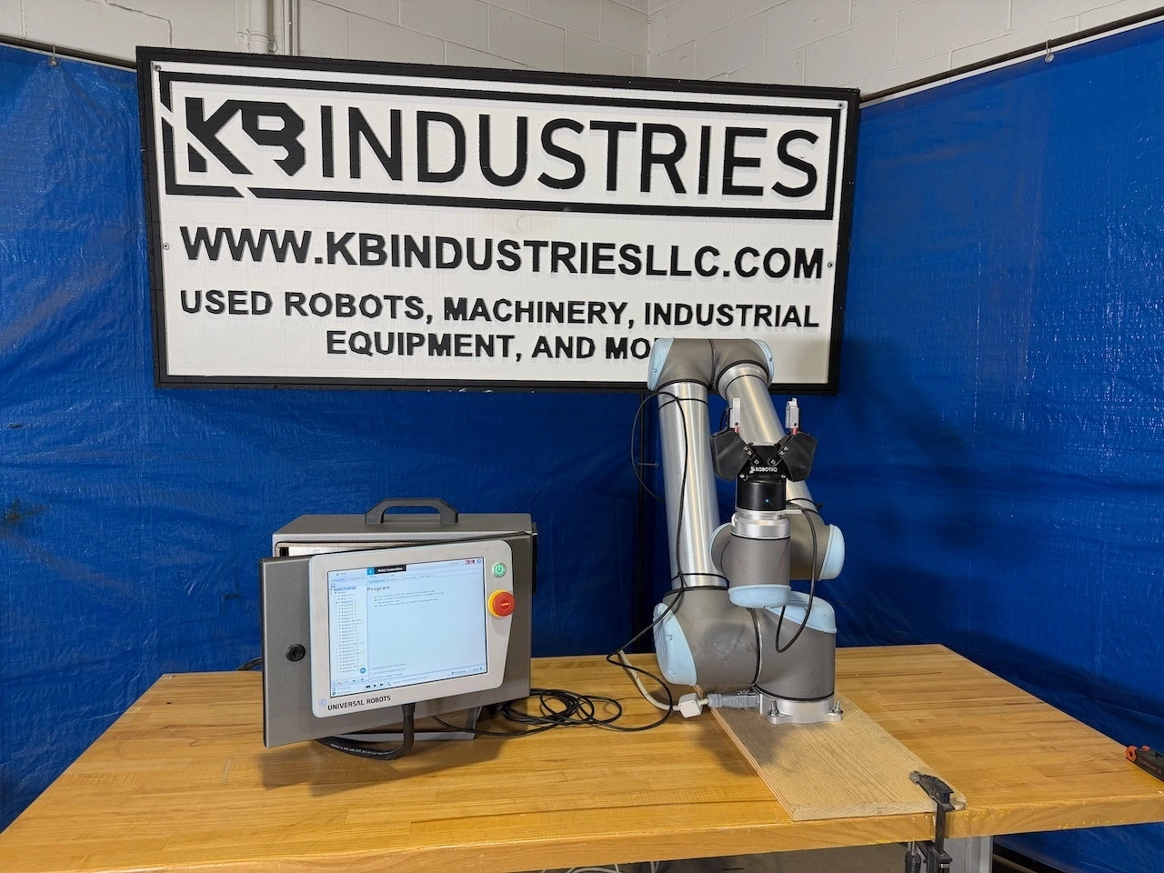USED 2017 UNIVERSAL ROBOTS UR10
