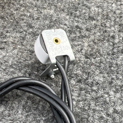 New | in-Stock Leviton 75W 250V Tube Sockets California US | Davliegogo LLC #1706041