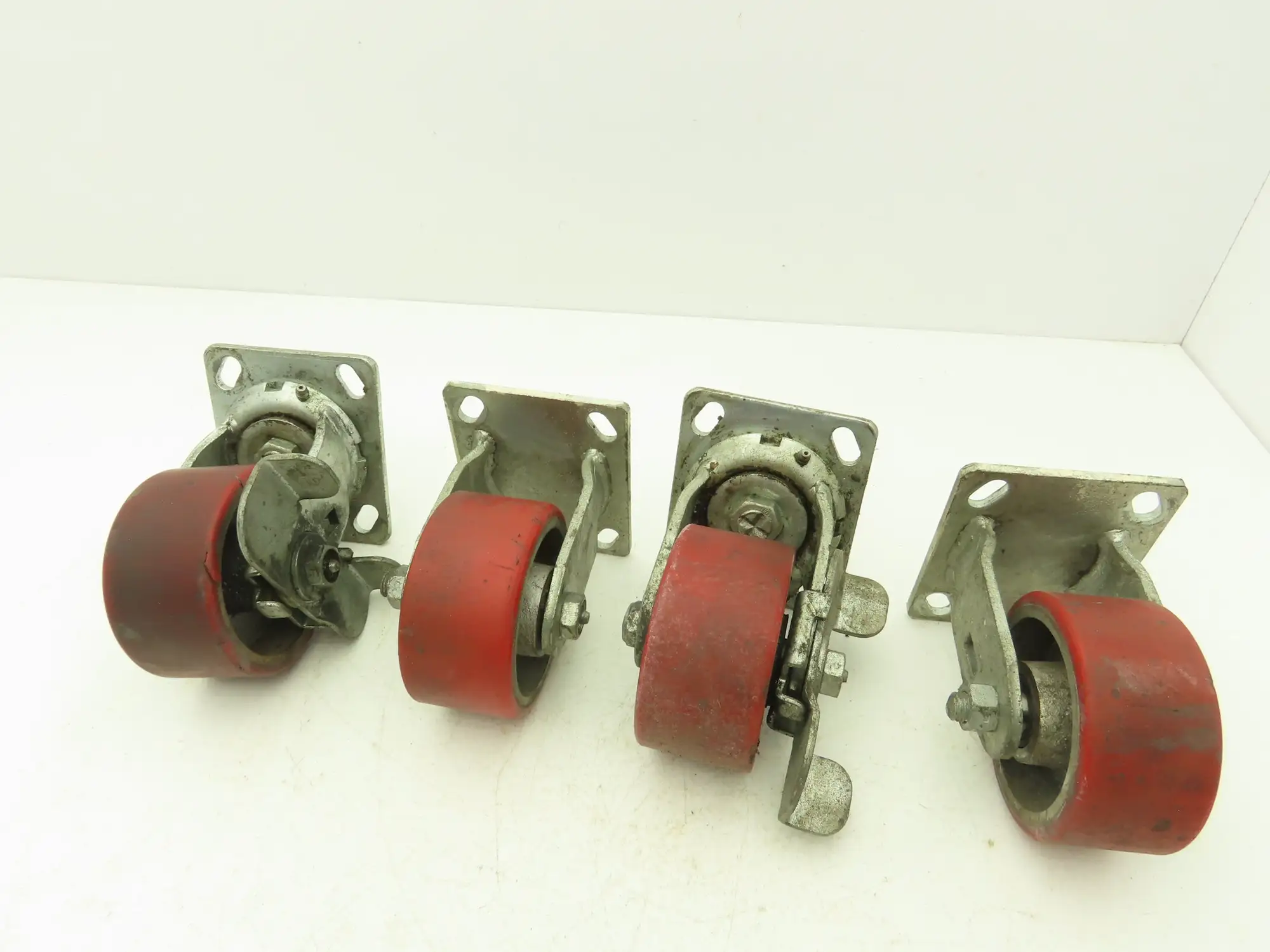 Service Caster 4" Caster Wheel Poly/Cast (2) Swivel Locking (2) Rigid Lot of 4