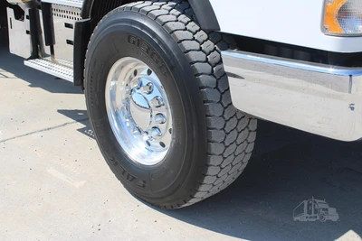 Used 2019 VOLVO VHD64B200 Vacuum Truck Texas US | Roll Off Truck World #1491998